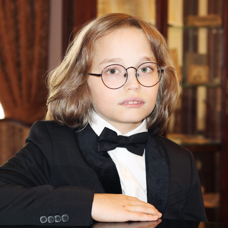 Лев Бакиров