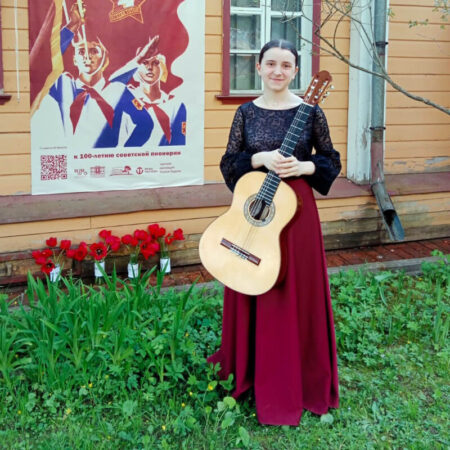21 мая 2022 года в вишневом зале Музея-усадьбы «Мураново» с концертной программой выступили стипендиаты МБФ Владимира Спивакова