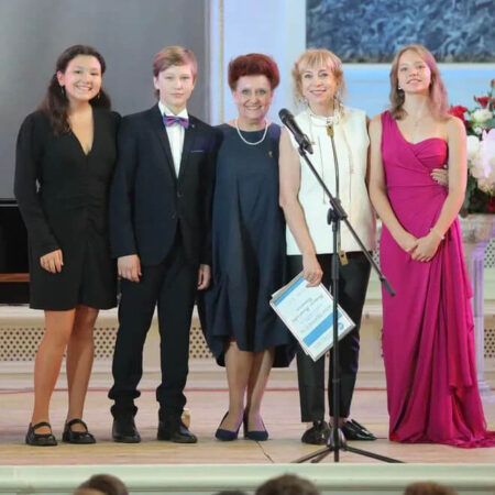 С 3 по 8 июля 2022 в Санкт-Петербурге прошел IX Международный конкурс юных вокалистов Елены Образцовой