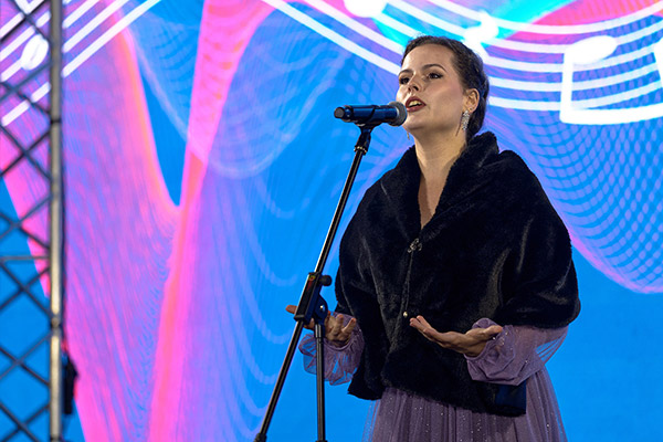 Воспитанники Фонда выступили в День флага России