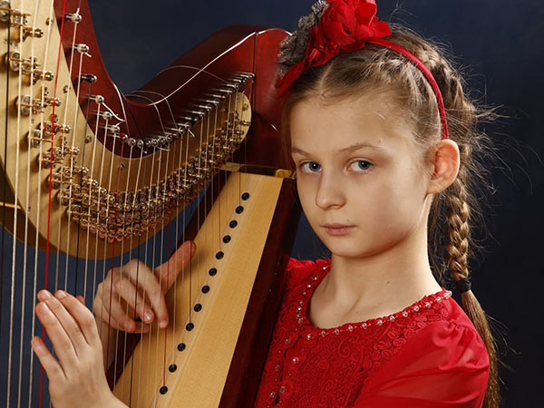 Из каких городов солисты концерта-открытия фестиваля «Москва встречает друзей»?