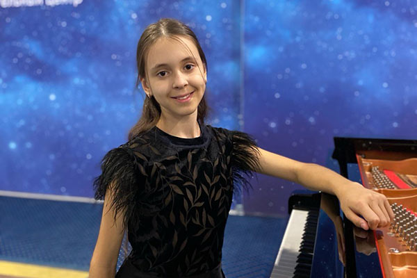 Концерт среди скульптур