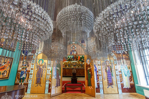 Концерт среди скульптур