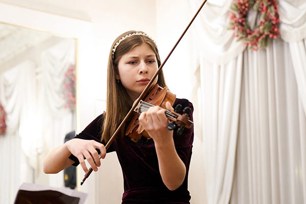 Концерт среди скульптур