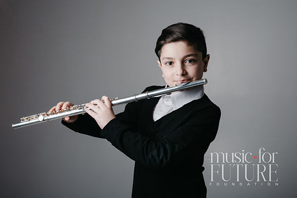 Концерт среди скульптур