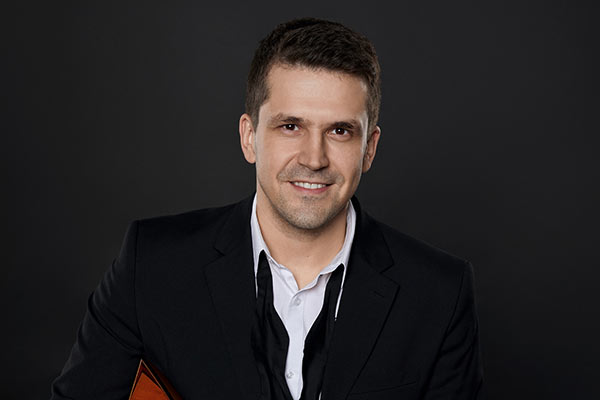 Константин Захарато