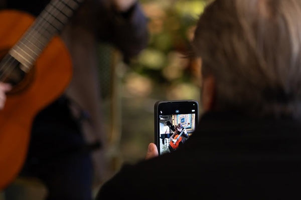 Публикуем фото с концерта в Зале на Дубининской