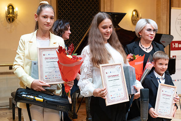 Выкладываем фотографии с концерта в Большом театре