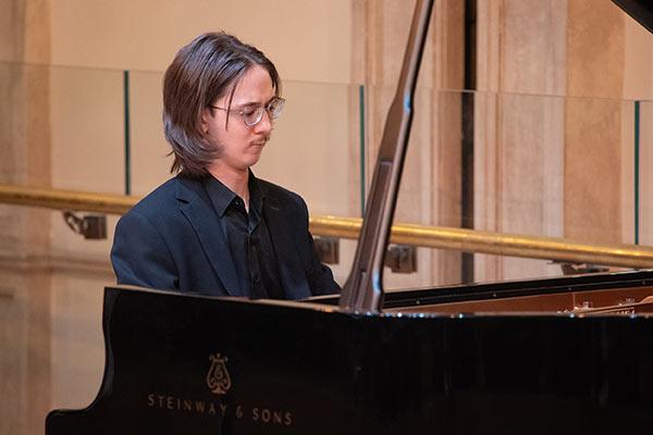 Выкладываем фотографии с концерта в Большом театре