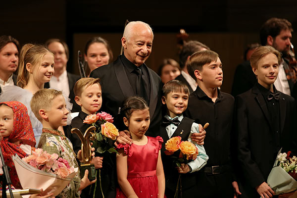 Публикуем фотографии концерта-открытия XXII фестиваля «Москва встречает друзей»