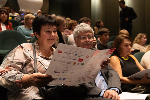 Публикуем фотографии с закрытия фестиваля «Москва встречает друзей»