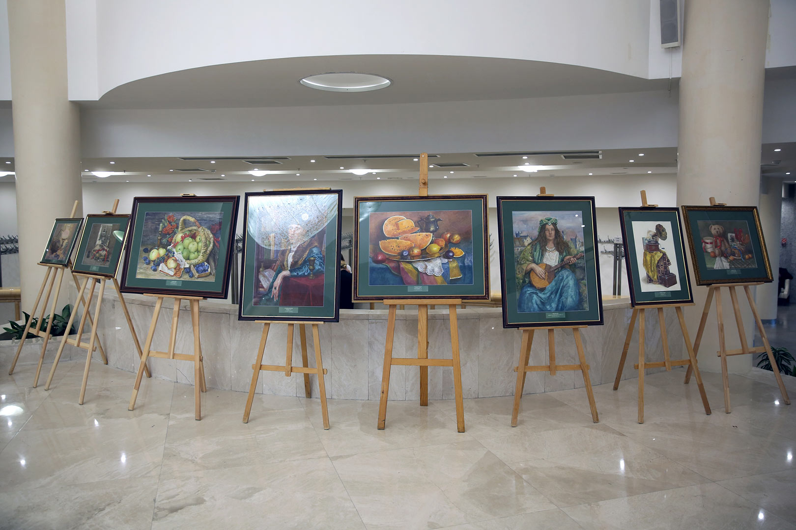 Выставка и оформление зала, открытие XXII фестиваля «Москва встречает друзей». Фото — Антон Глоба