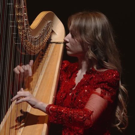 Публикуем обновленное полное видео концерта-закрытия фестиваля «Москва встречает друзей»