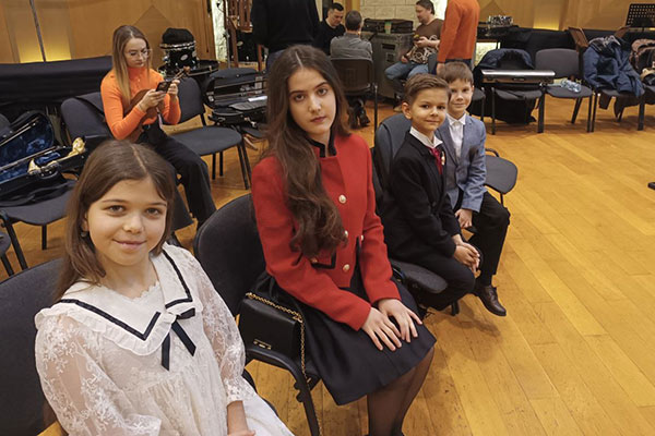Фонд Владимира Спивакова подарил юным скрипачам встречу с&nbsp;Маэстро