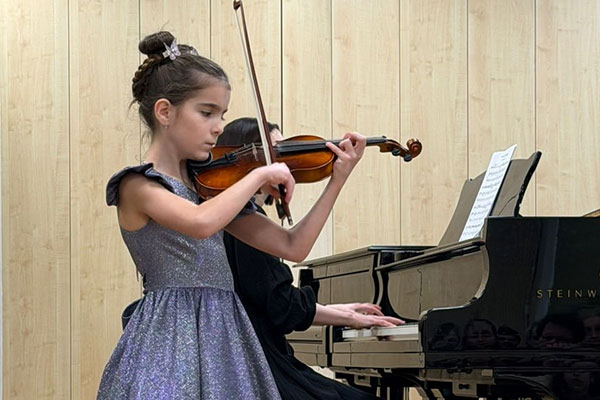 Фонд Владимира Спивакова вручил подарки «Московским звездочкам»