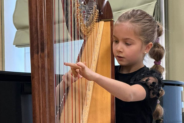 Фонд Владимира Спивакова вручил подарки «Московским звездочкам»